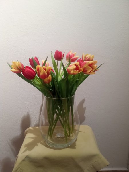 Vase mit Tulpen